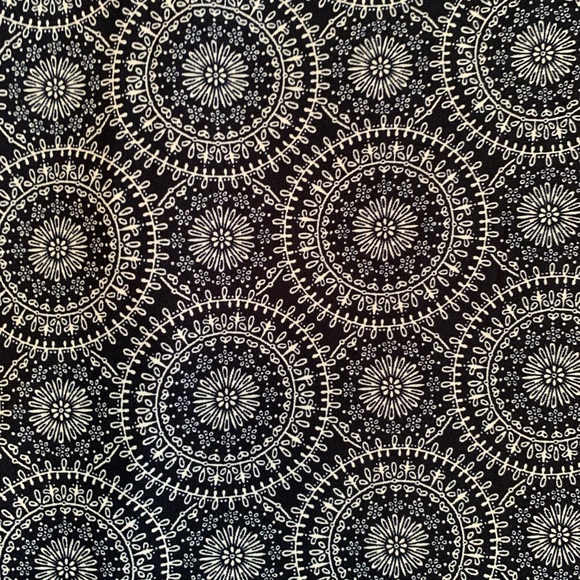 Tommy Hilfiger bell sleeve black patterned dress! - Picture 2 of 5